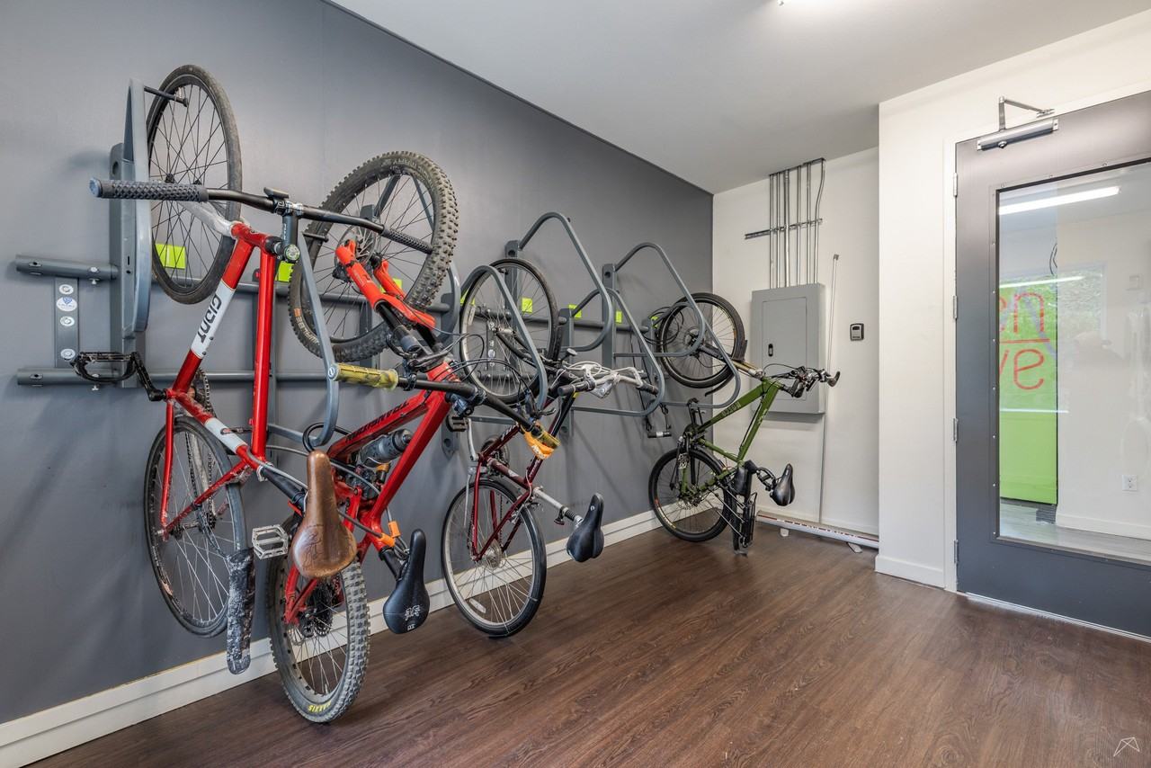 Enve on Eastlake Apartments - Photo 2 of 40