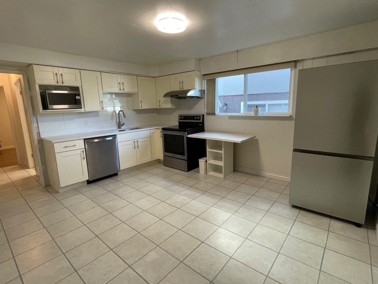 4085 Union Street, Burnaby, BC V5C 4R8 - 2 Bedroom Apartment for Rent ...