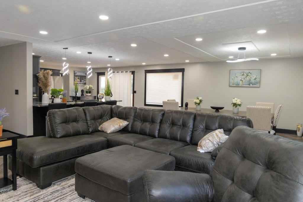 5830 Windermere Ln - Photo 7 of 50