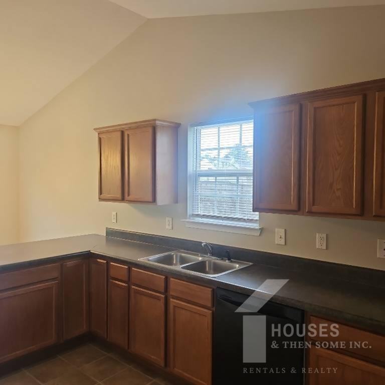 608 Chloe Faith Ct - Photo 3 of 21