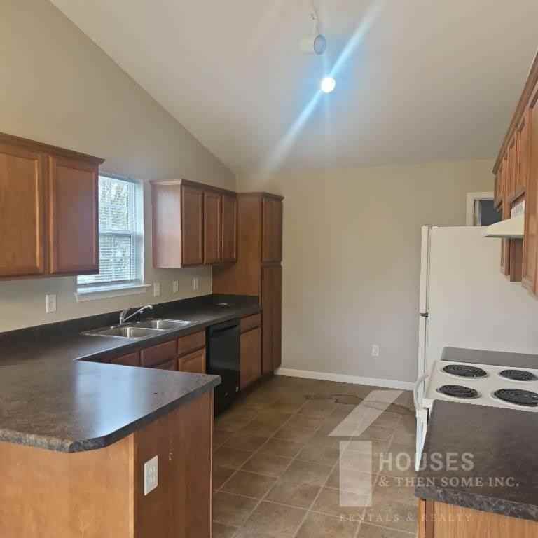 608 Chloe Faith Ct - Photo 4 of 21