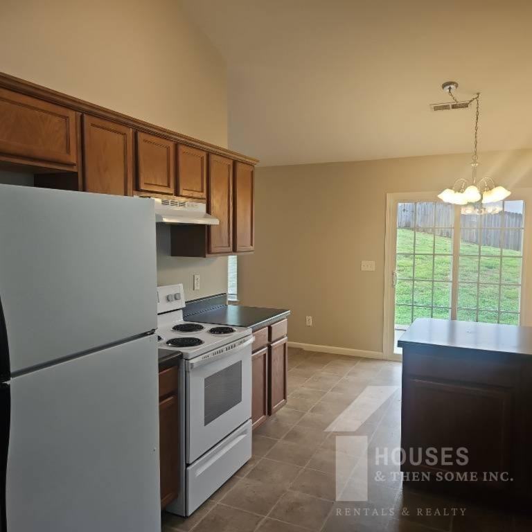 608 Chloe Faith Ct - Photo 6 of 21