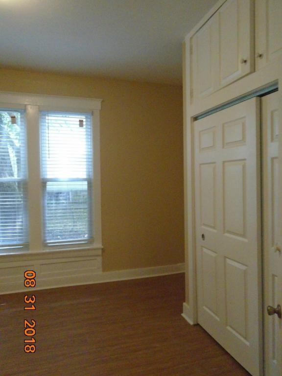 114 N Ewing Ave - Photo 2 of 20