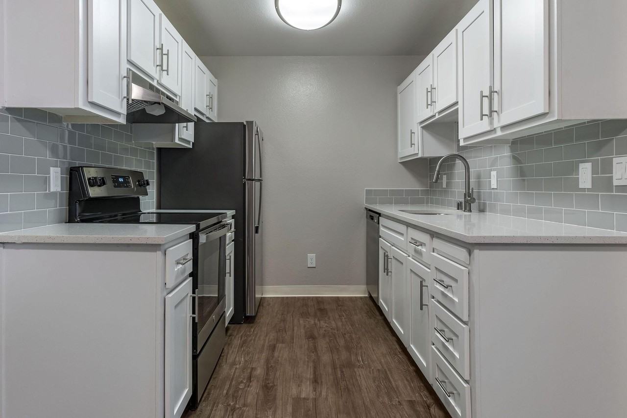 Portofino Apartments - Photo 3 of 38