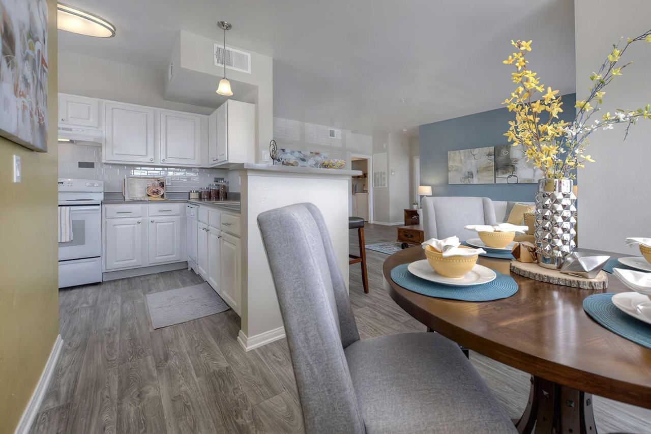 Manzanita Gate Apartments - Photo 5 of 24