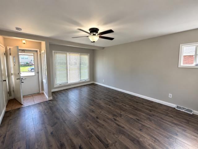 3236 Hopkins St - Photo 5 of 12