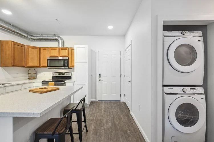 Pullman Modern Urban Apartments - Photo 4 of 36