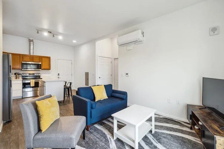Pullman Modern Urban Apartments - Photo 7 of 36