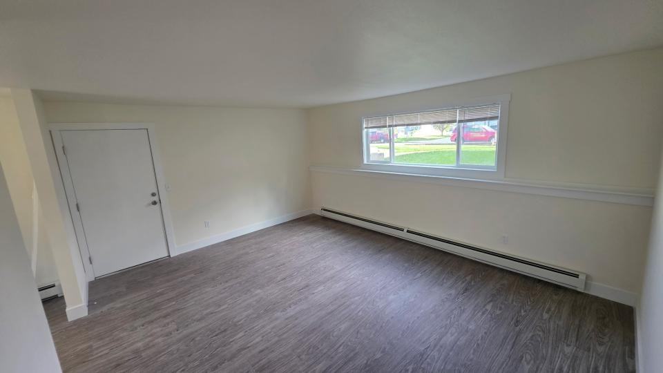 2050 Clubhouse Way #3 - Photo 4 of 11