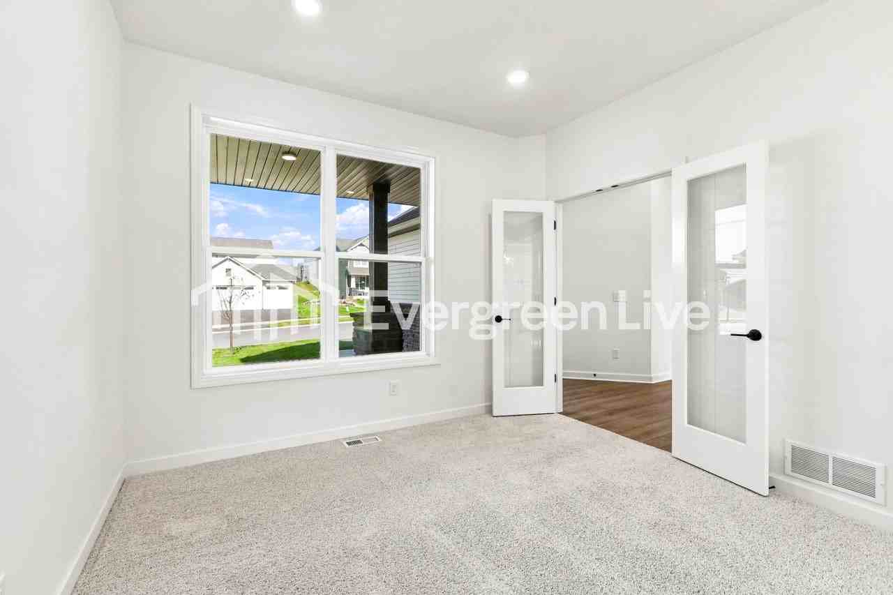 669 Sierra Pkwy - Photo 7 of 18