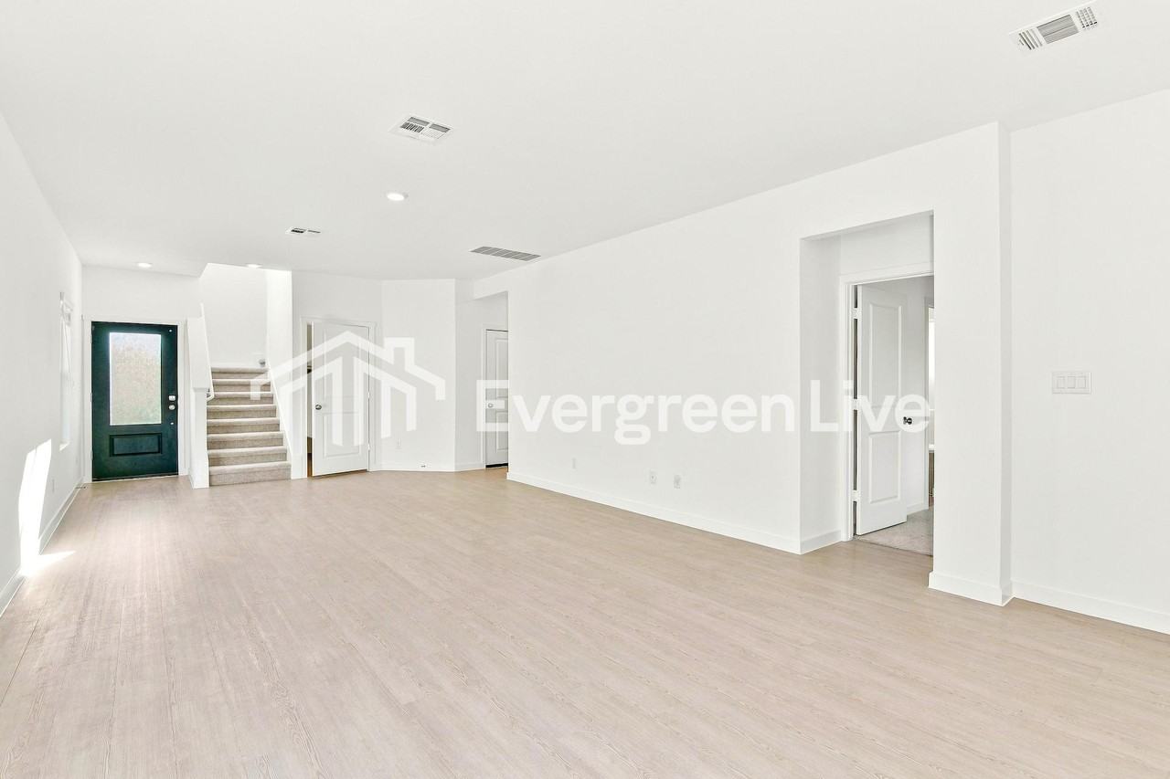 1307 Hermosa Gdns - Photo 3 of 15