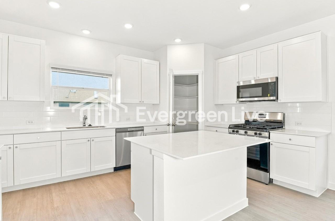 1307 Hermosa Gdns - Photo 4 of 15