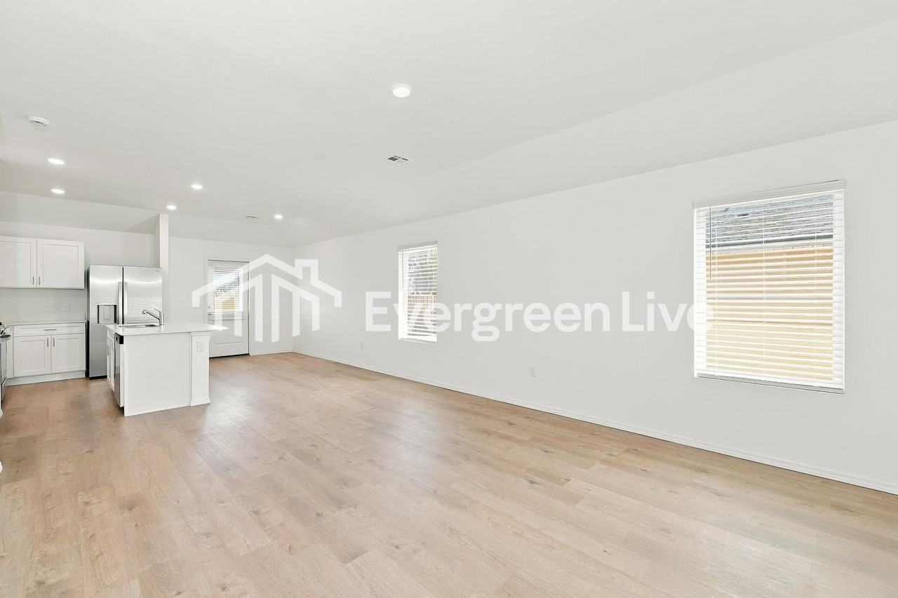 1206 Saddle Dr - Photo 5 of 16
