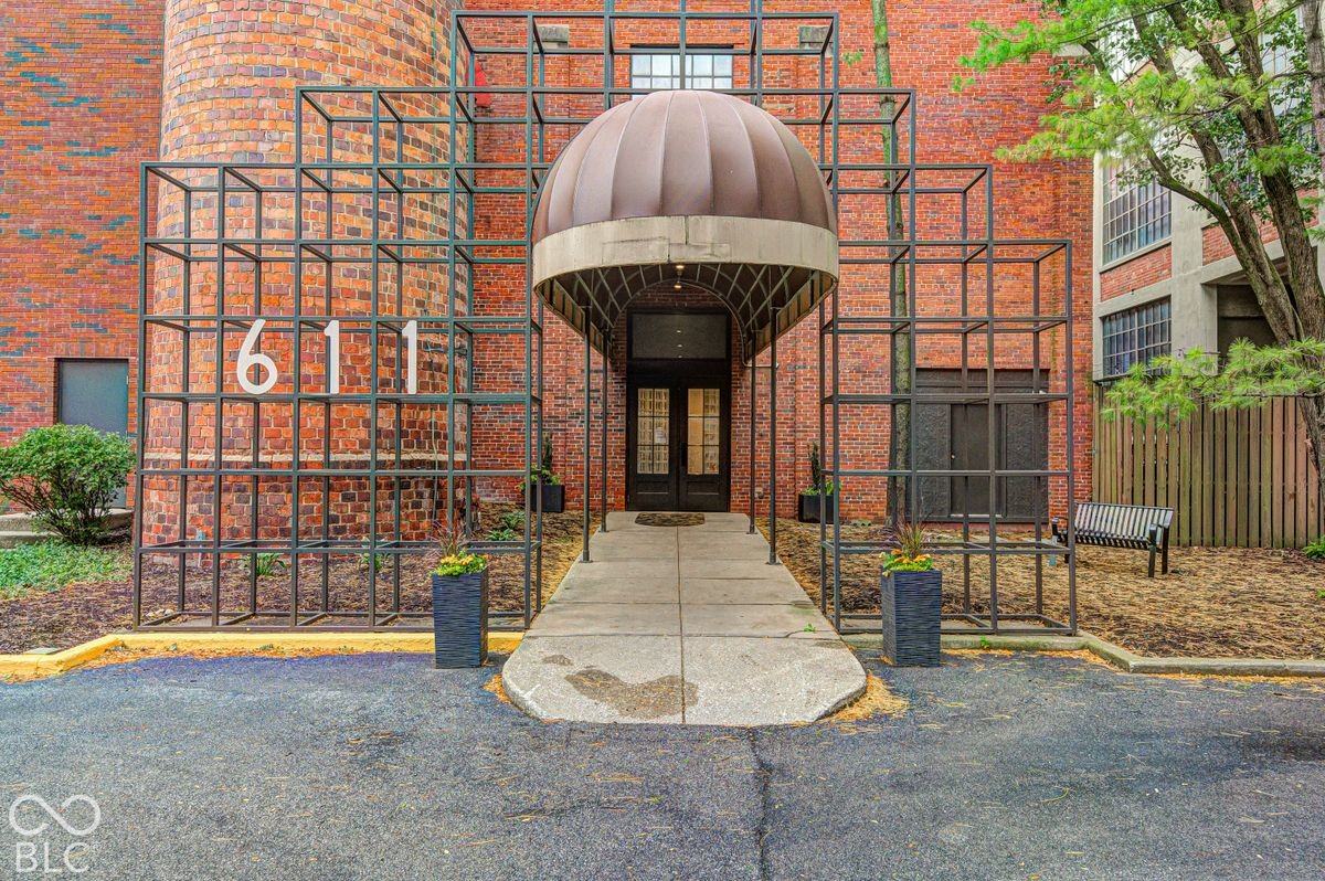 611 N Park Ave ##109 - Photo 3 of 45