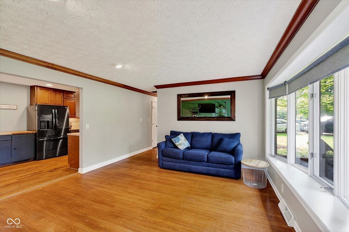 2202 Fairhope Dr - Photo 4 of 30