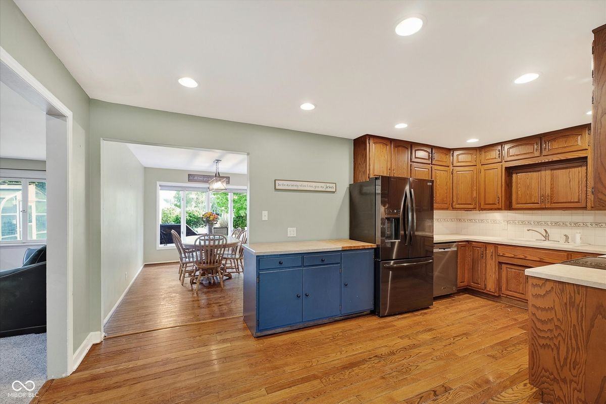 2202 Fairhope Dr - Photo 5 of 30