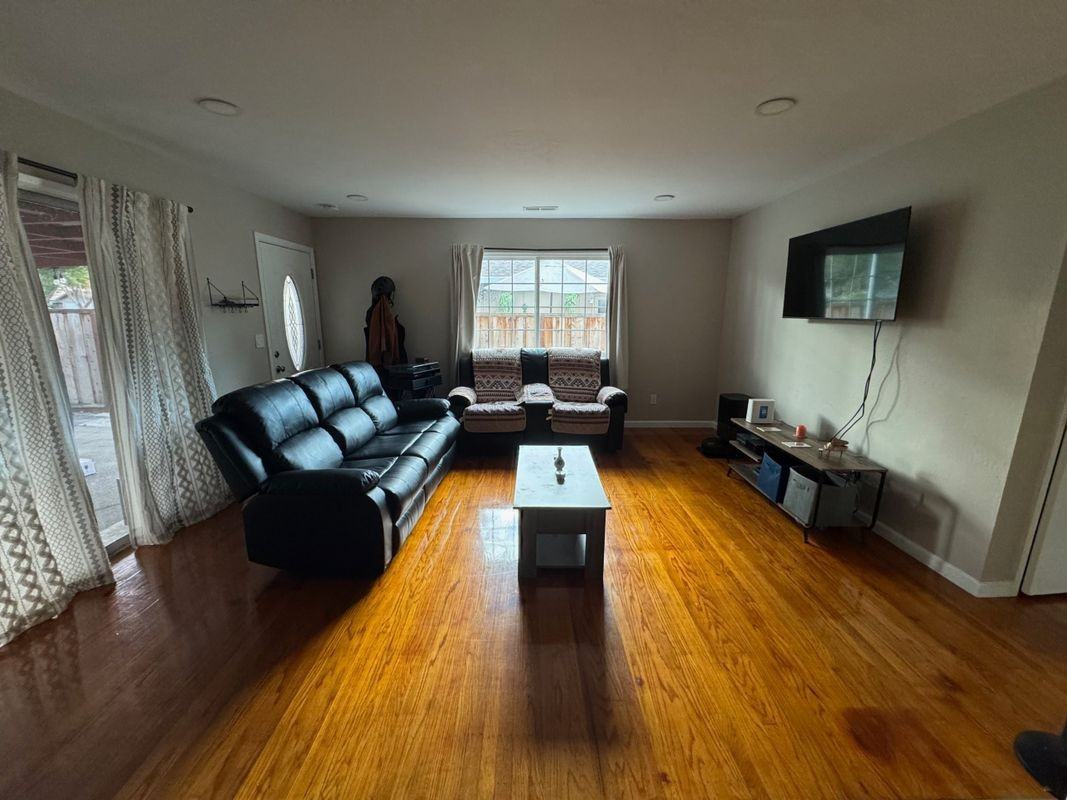 881 San Juan Dr - Photo 2 of 13