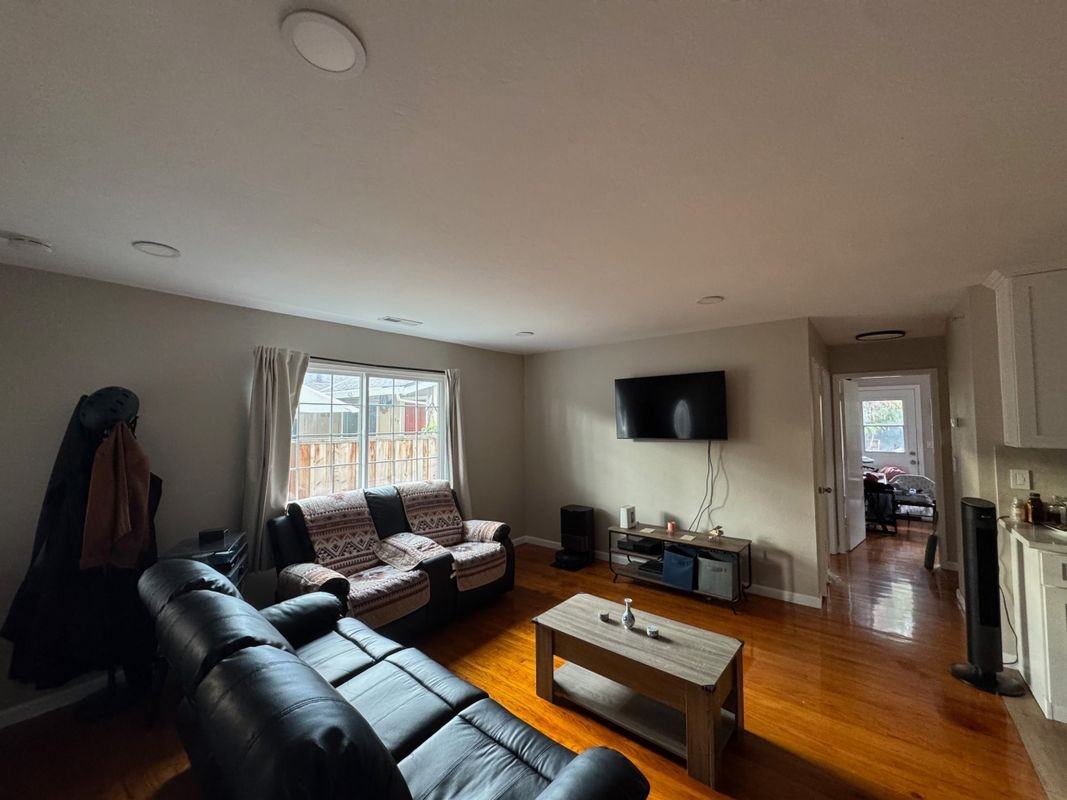 881 San Juan Dr - Photo 3 of 13