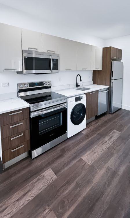 1559 W Hollywood Ave ##208 - Photo 2 of 12
