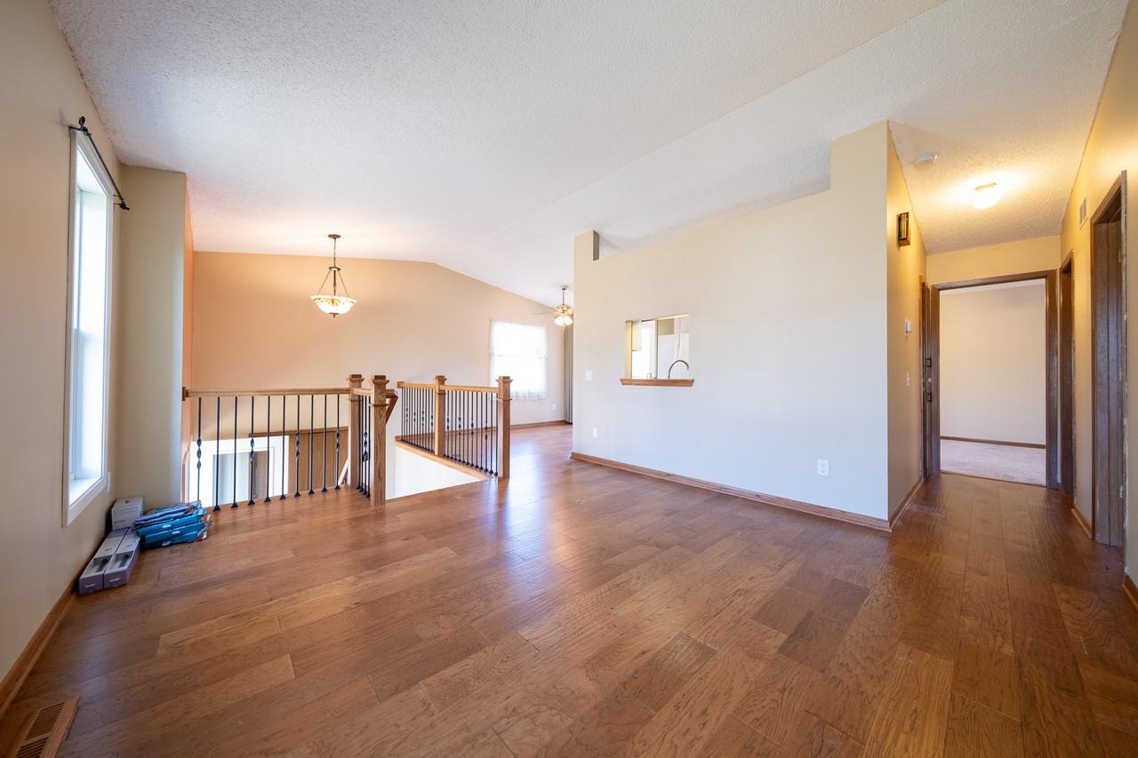 16211 Flagstaff Ct S #1 - Photo 5 of 26