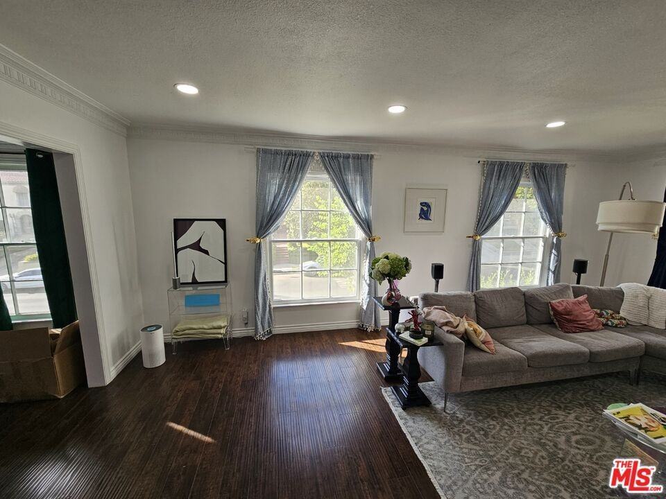 316 S Norton Ave - Photo 4 of 18