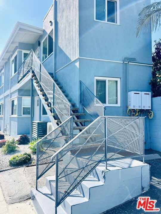 421 E Chevy Chase Dr ##5 - Photo 2 of 18