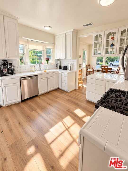 1030 Pearl St - Photo 7 of 18