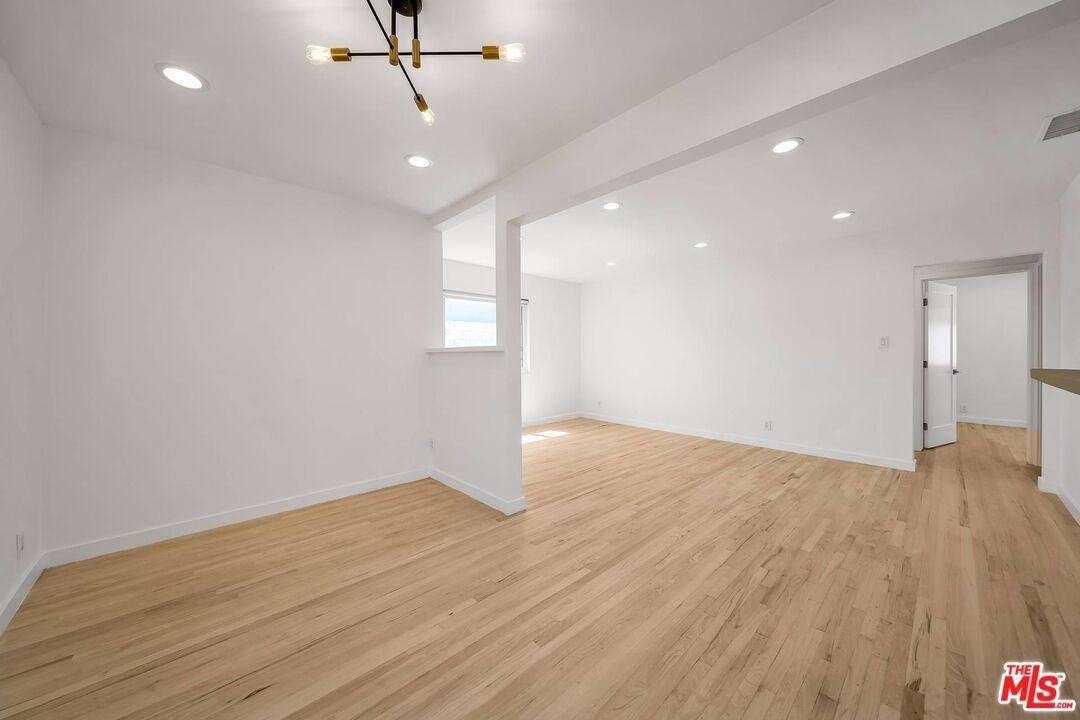 4225 Beethoven St - Photo 2 of 32