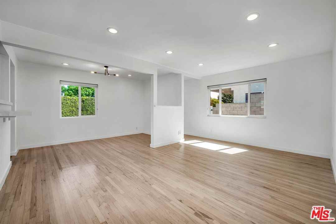 4225 Beethoven St - Photo 7 of 32