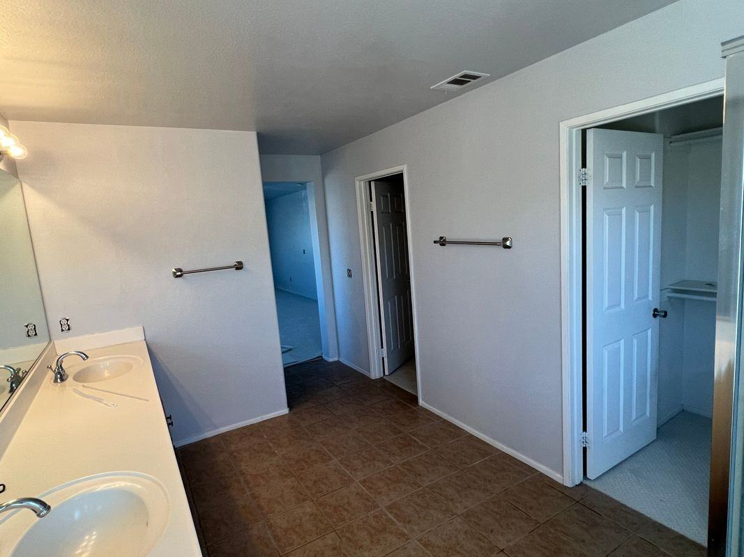 14158 Rachel St - Photo 4 of 20