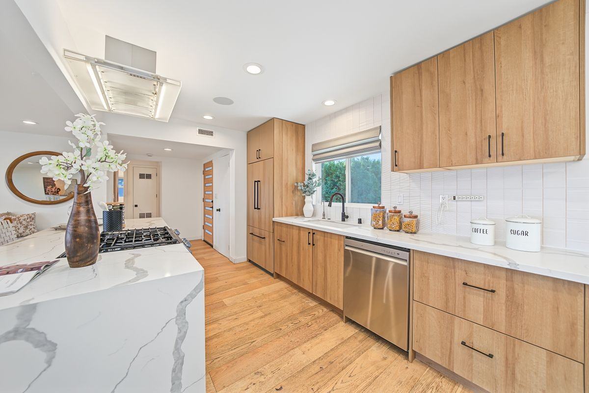 398 Montechico Dr - Photo 5 of 33