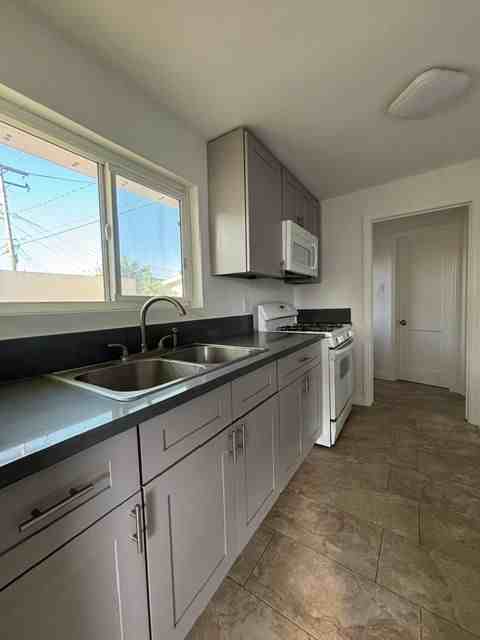5886 Repetto Ave - Photo 4 of 7