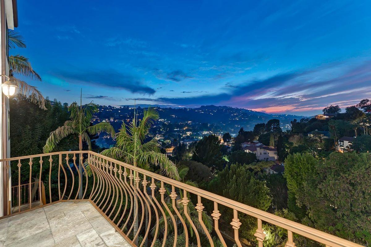 3263 Tareco Dr - Photo 3 of 49