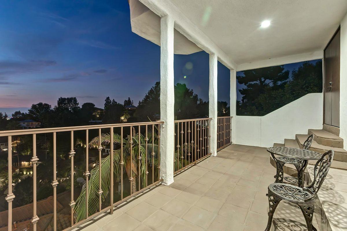 3263 Tareco Dr - Photo 4 of 49