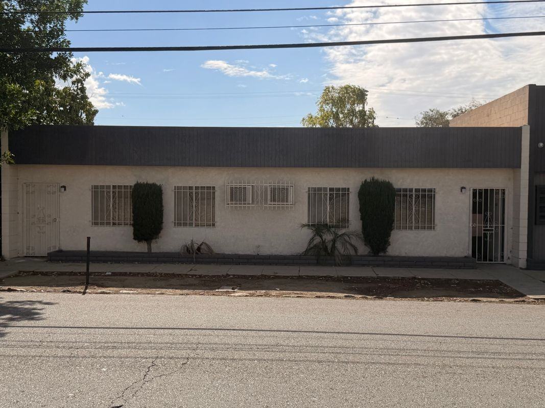 208 E State St - Photo 3 of 34