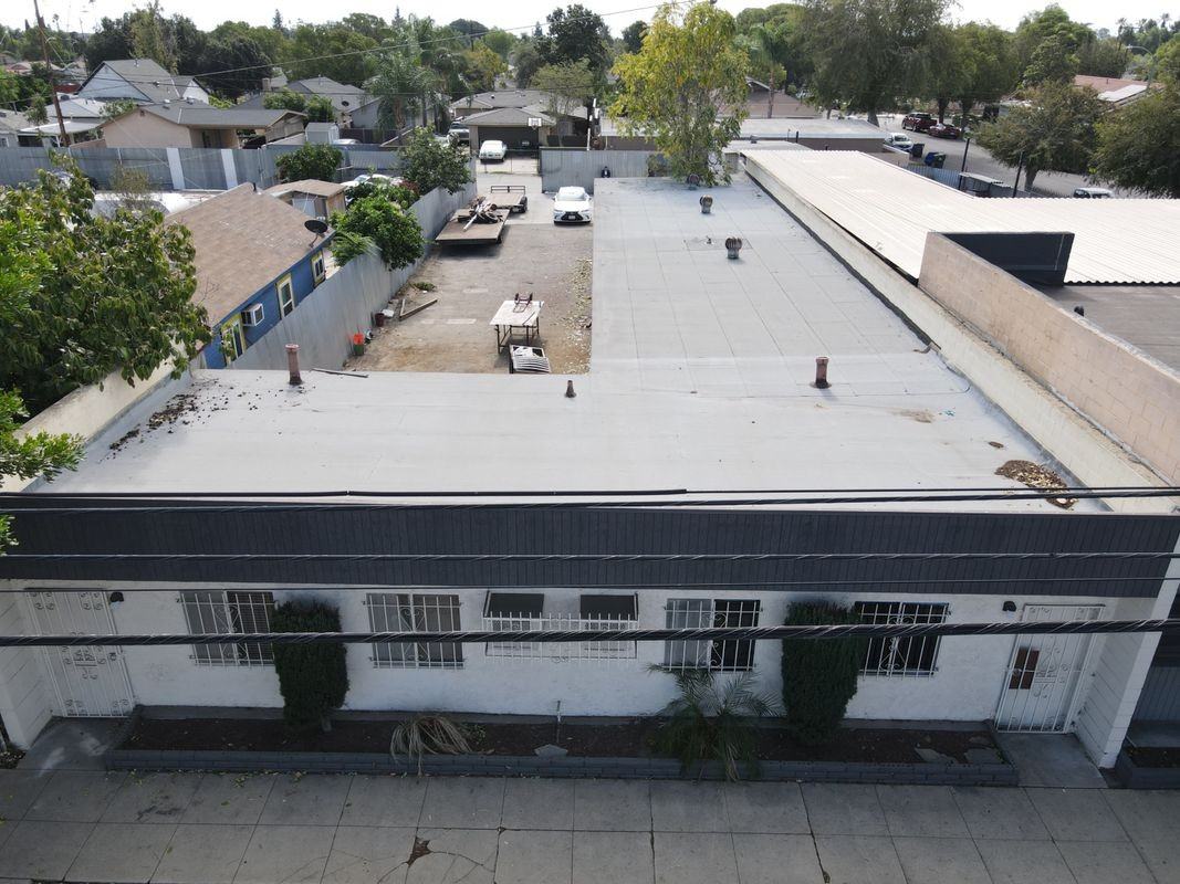 208 E State St - Photo 5 of 34