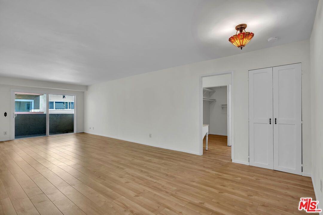 620 N Kenwood St ##209 - Photo 4 of 33