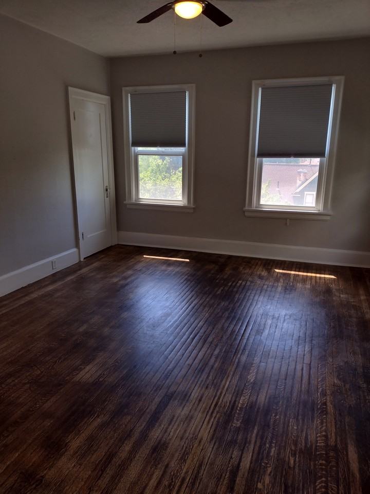 1278 Eastsouth - Photo 4 of 12