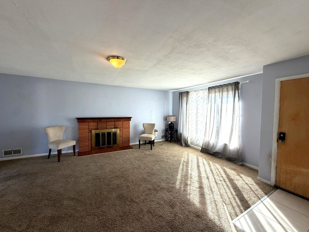 3239 Eastsouth - Photo 6 of 17