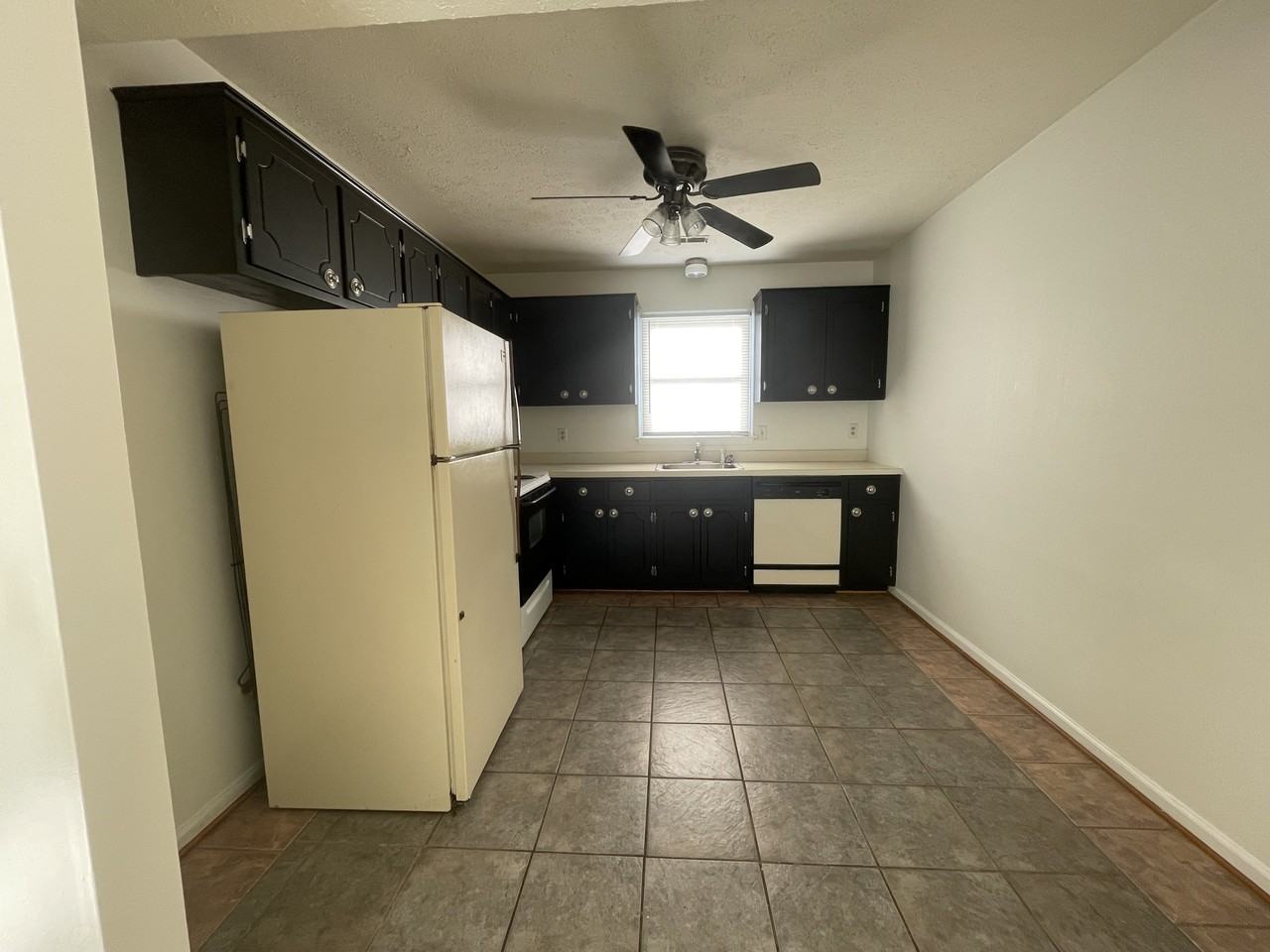 158 Cedar Crest Dr #1 - Photo 2 of 9