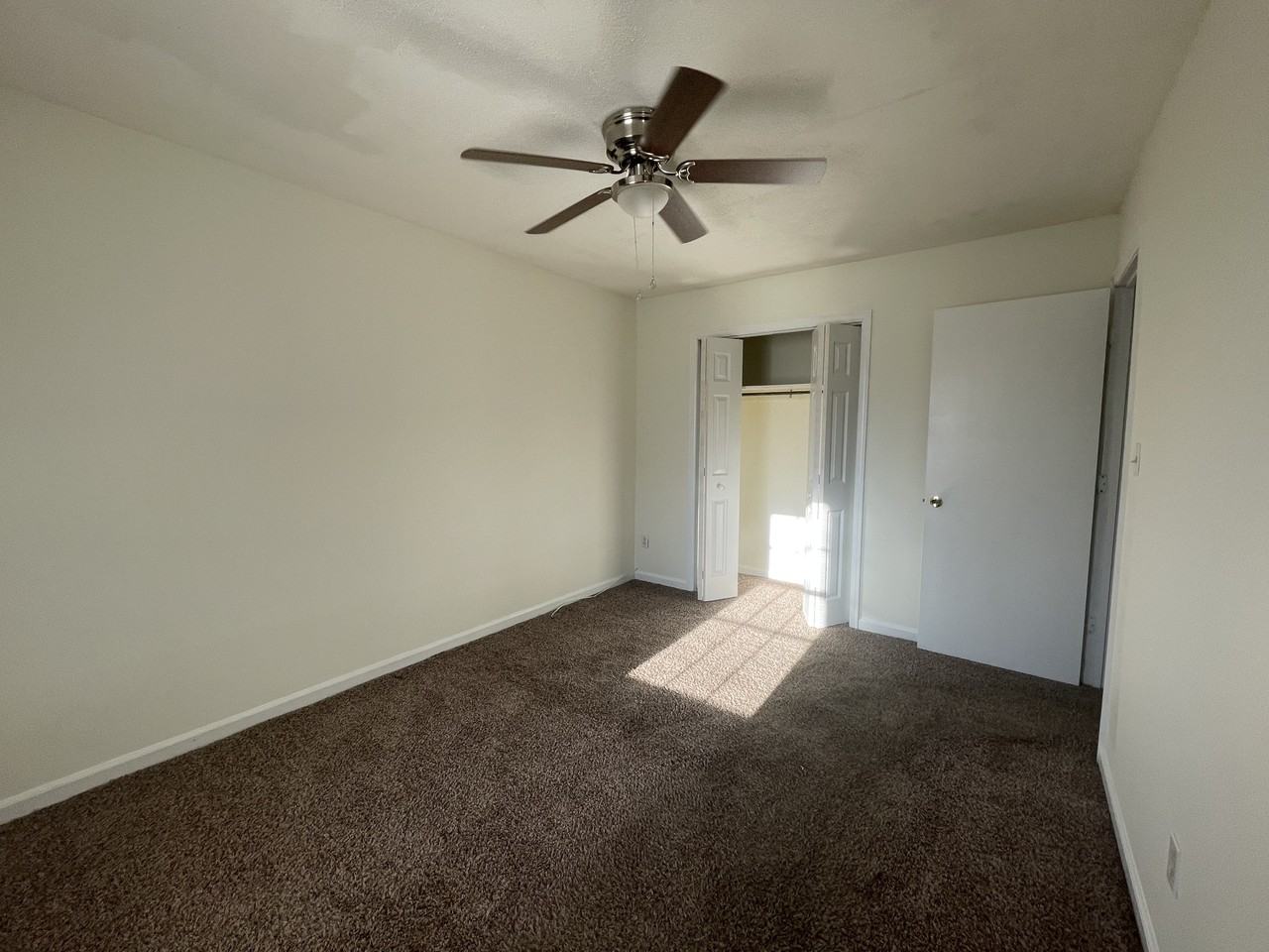 158 Cedar Crest Dr #1 - Photo 4 of 9