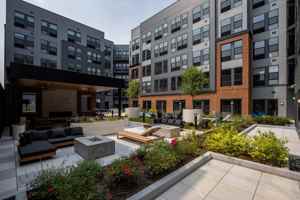 featured image of 100 Hamilton St
