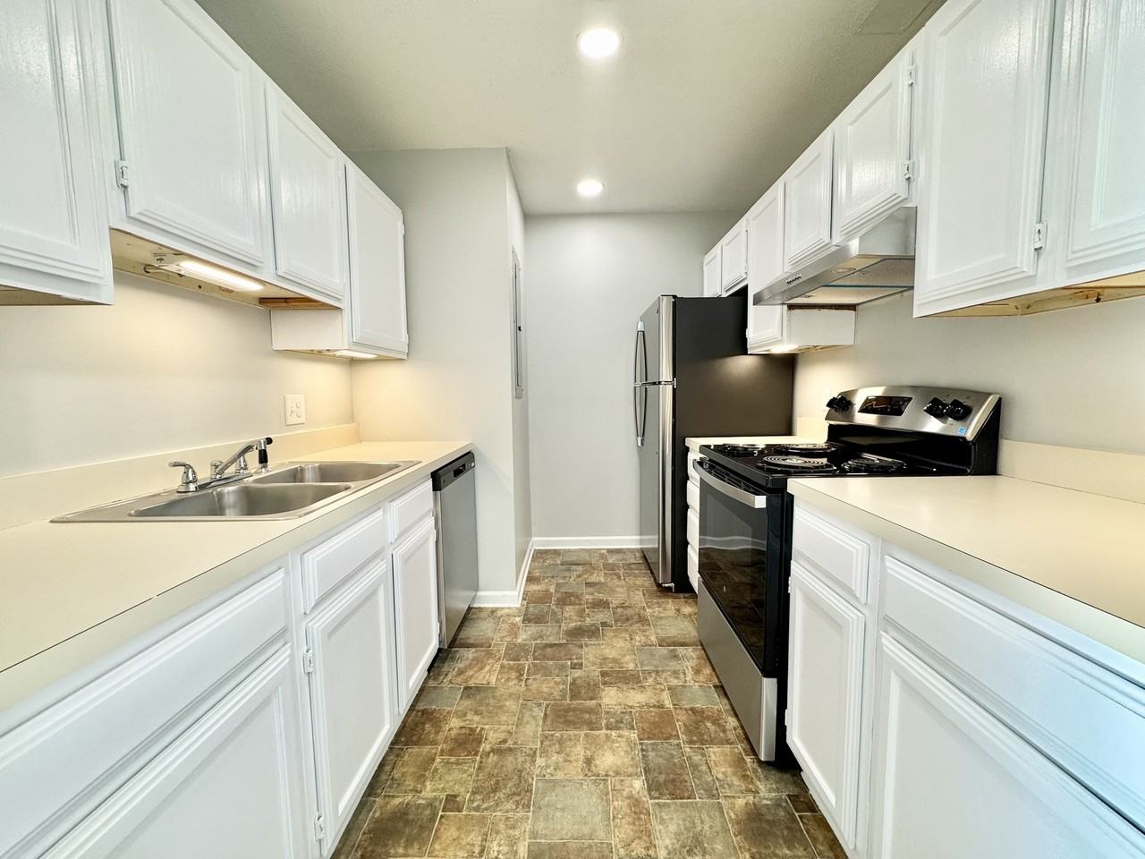 10 576A Worcester Street #10 - Photo 3 of 12