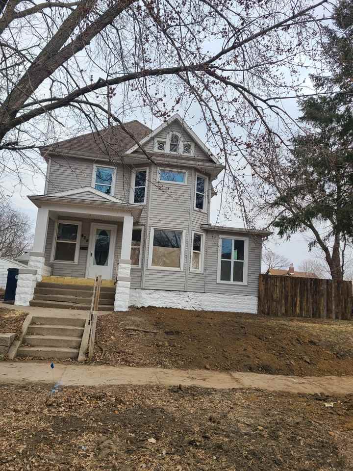 429 Baltimore St - Photo 2 of 16