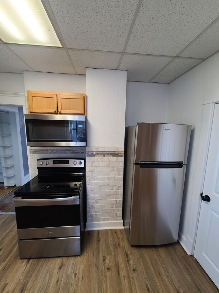 429 Baltimore St - Photo 6 of 16