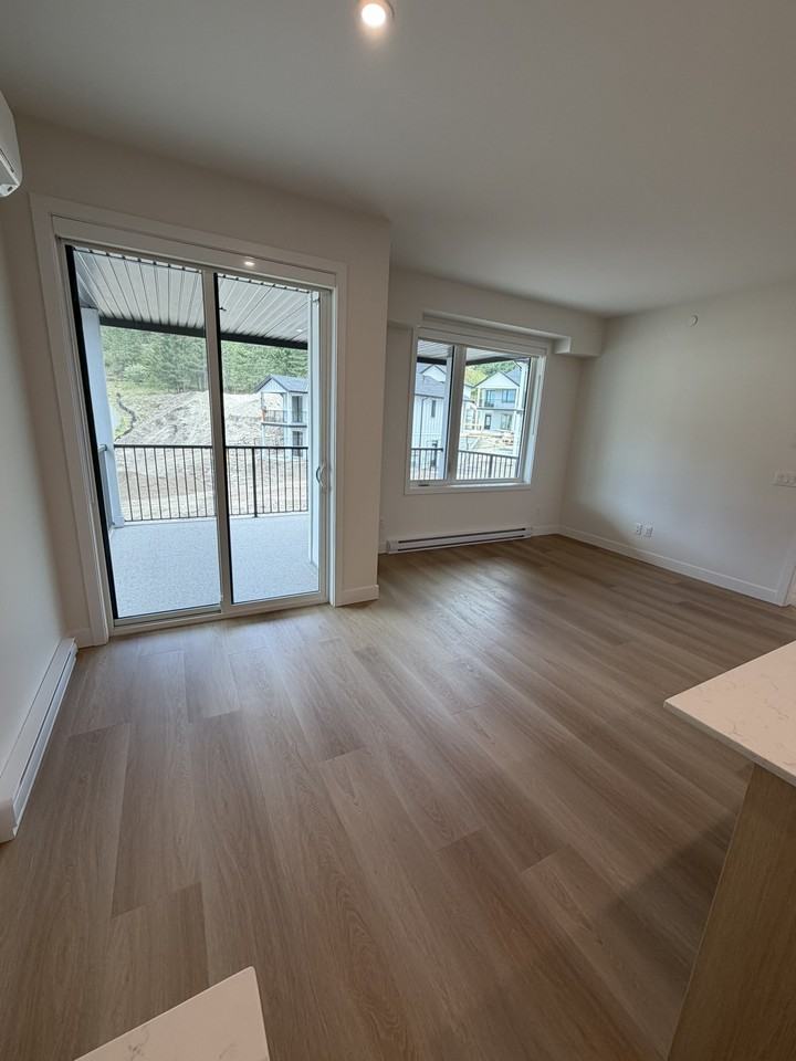 100 Grange Dr - Photo 2 of 14