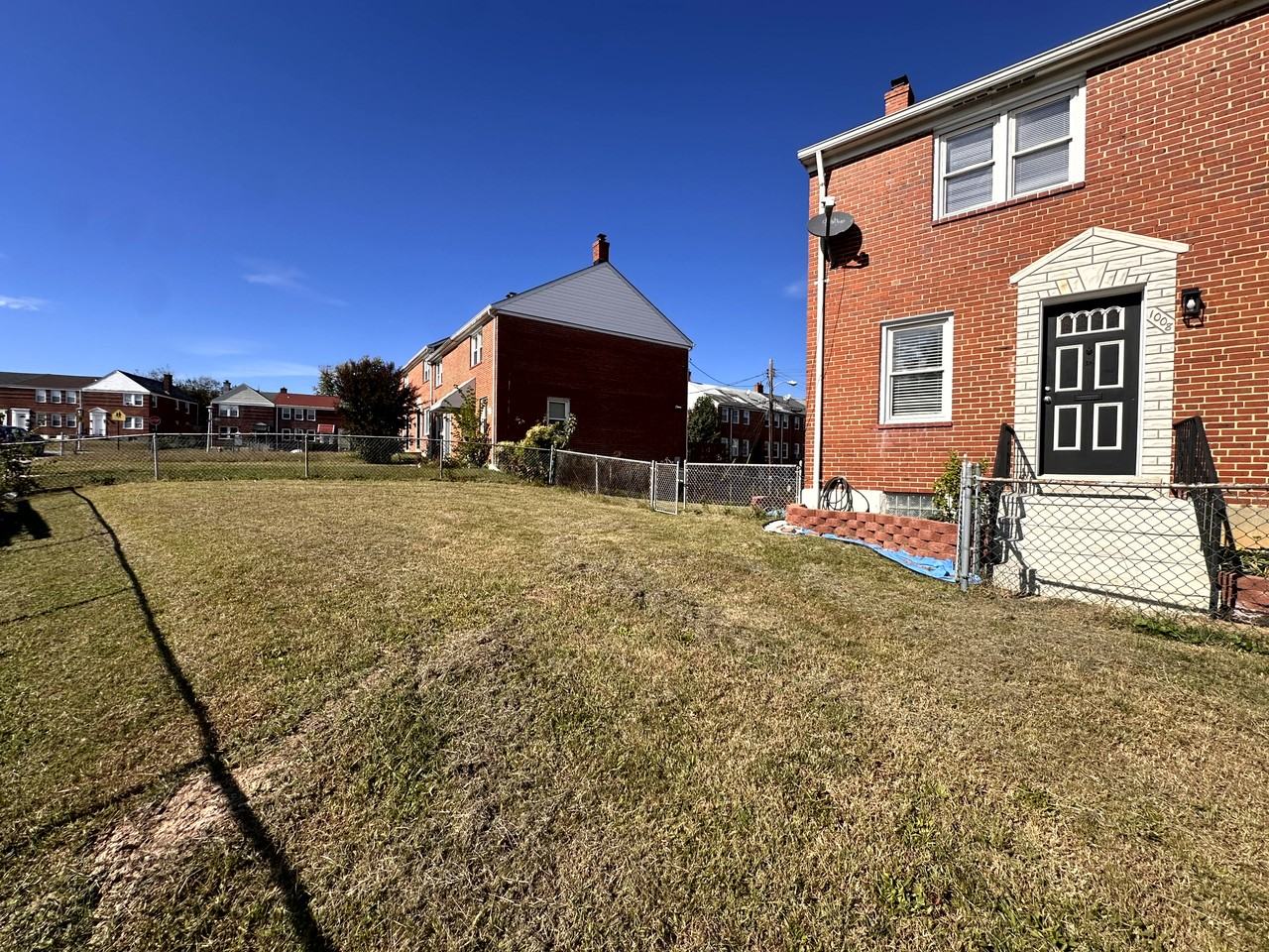 1008 Tunbridge Rd - Photo 2 of 21