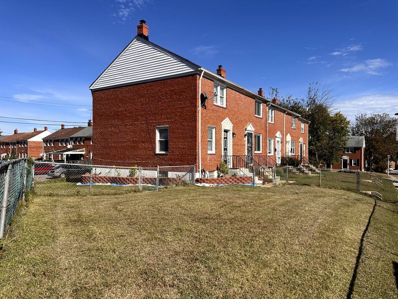 1008 Tunbridge Rd - Photo 3 of 21
