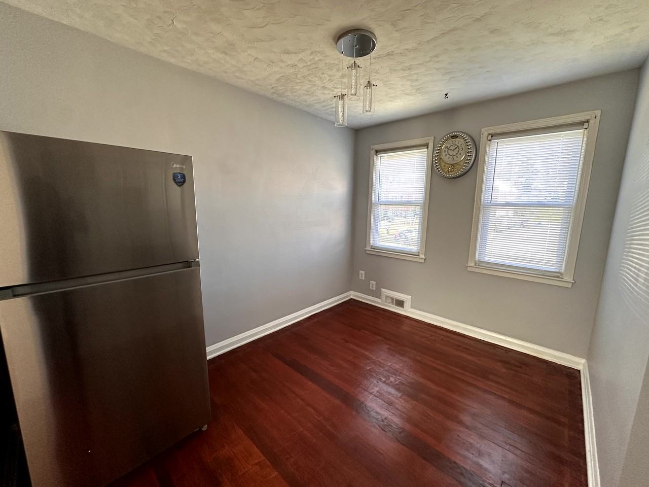 1008 Tunbridge Rd - Photo 6 of 21