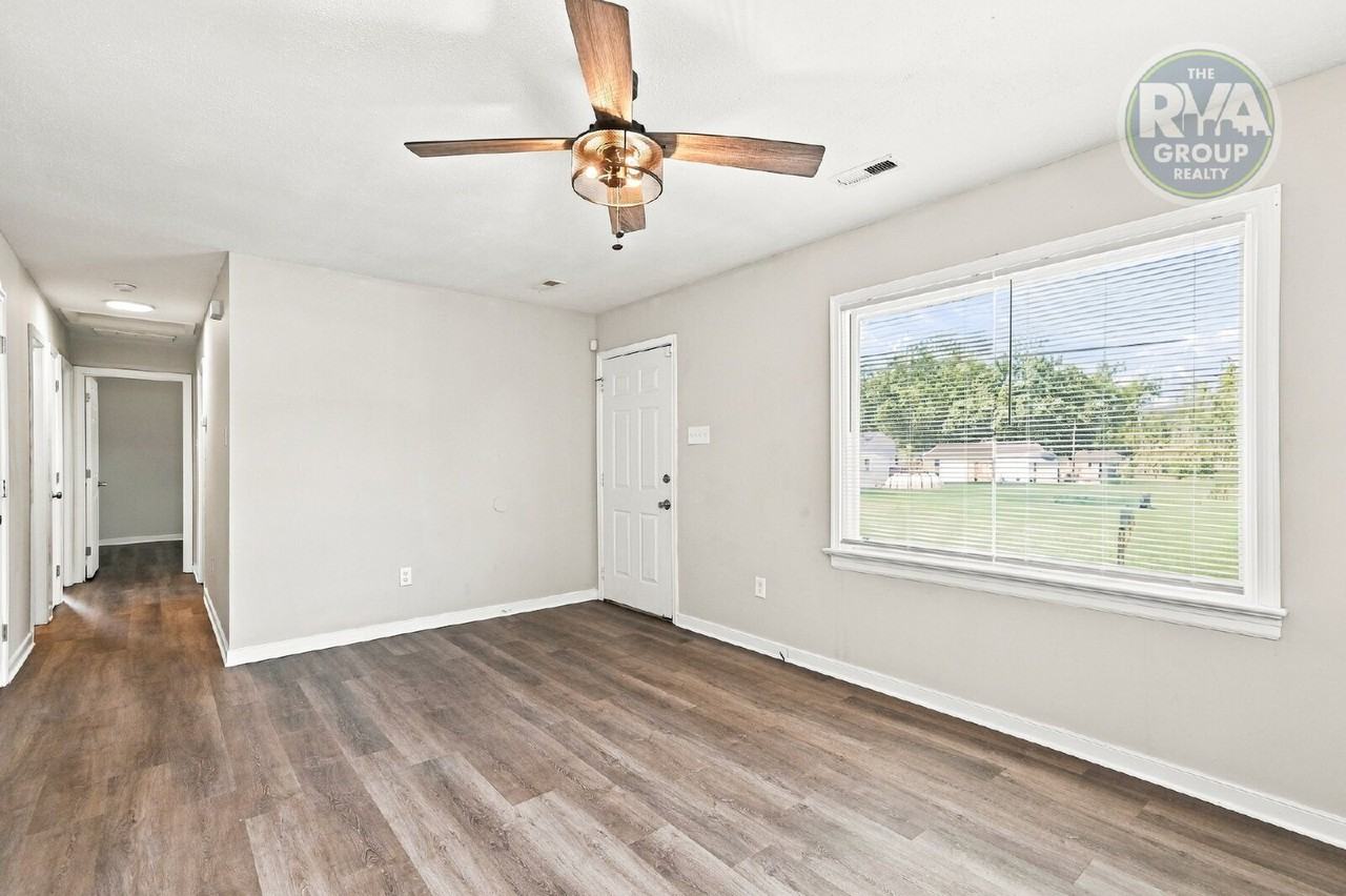 201 Evergreen Ave - Photo 5 of 24